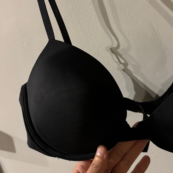 Perfect Black Bra 🖤 36C - Picture 2 of 4